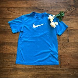 Boys Nike Dri Fit Shirt. Size S.